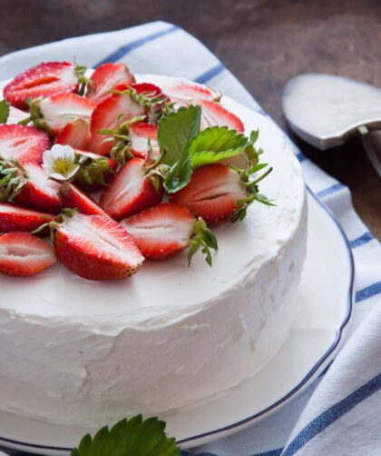 Pioneer Woman Strawberry Poke Cake