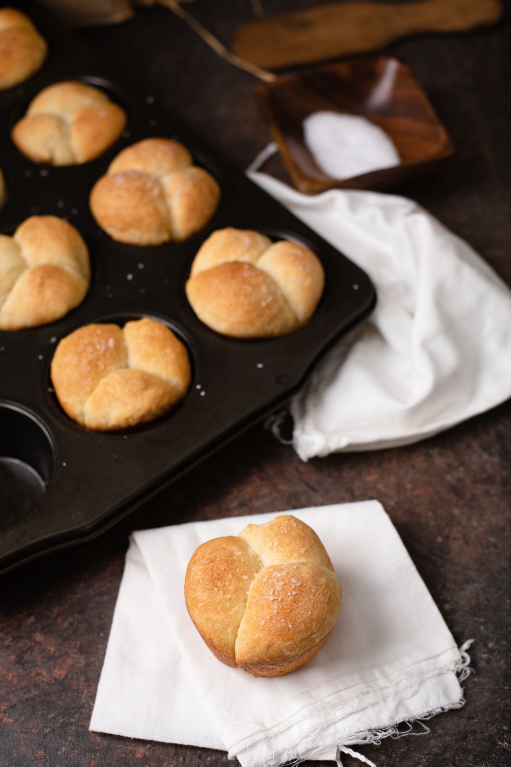 Pioneer Woman Cloverleaf Rolls - The Pioneer Kitchen