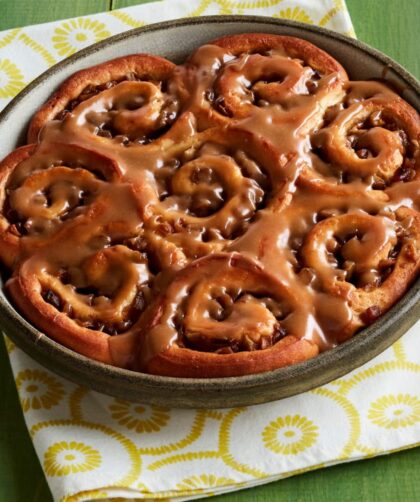 Pioneer Woman Caramel Apple Cinnamon Rolls