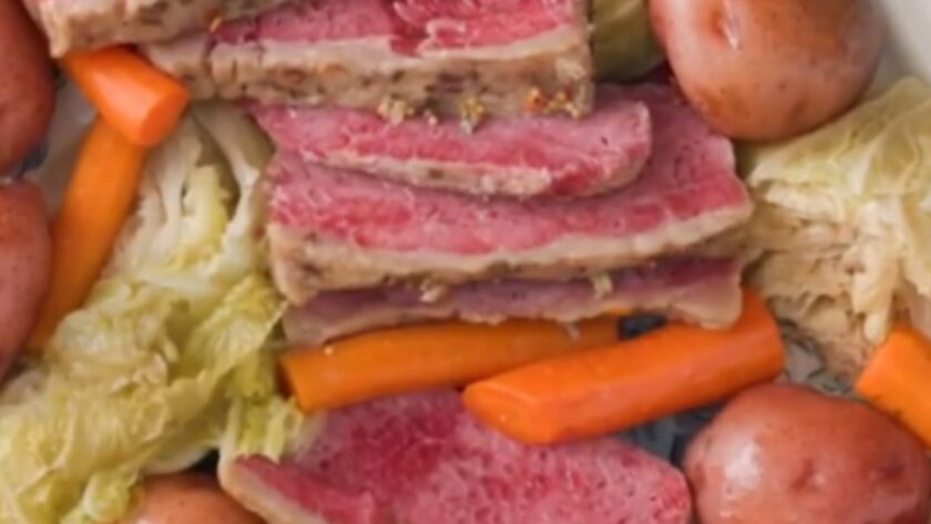 Pioneer Woman Slow Cooker Corned Beef And Cabbage