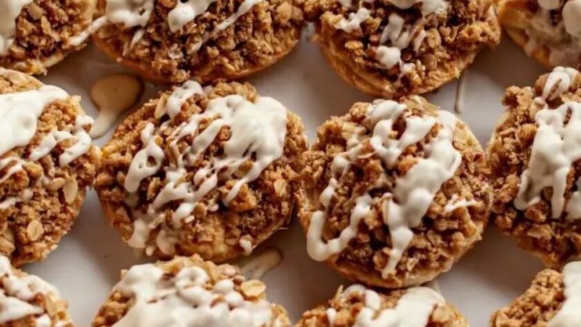 Pioneer Woman Cinnamon Streusel Bagels