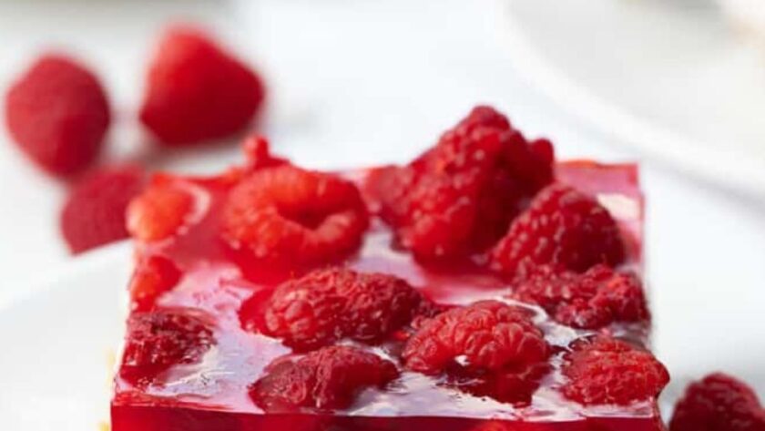 Pioneer Woman Raspberry Pretzel Jello Salad​