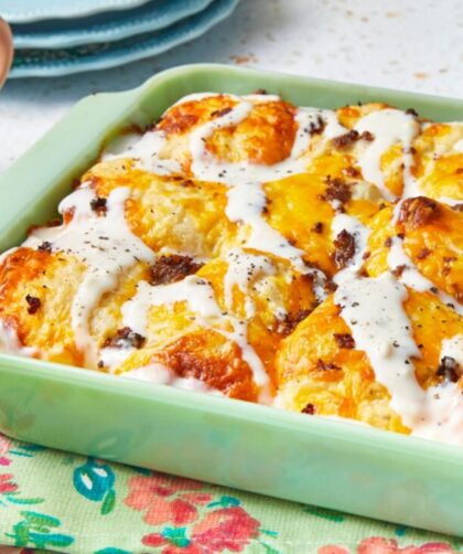 Pioneer Woman Biscuits and Gravy Casserole