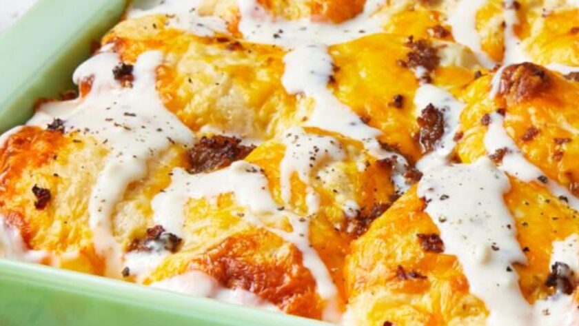 Pioneer Woman Biscuits and Gravy Casserole