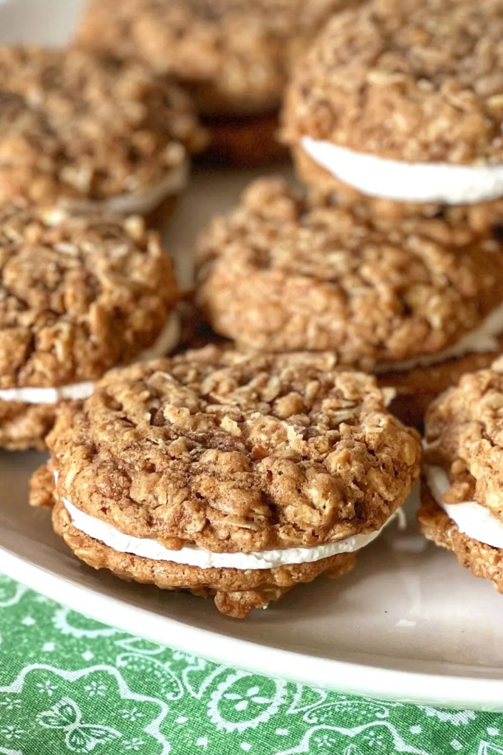 Pioneer Woman Oatmeal Cream Pies​