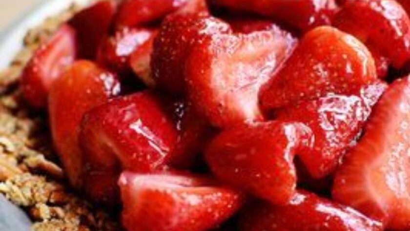 Pioneer Woman Strawberry Pretzel Pie