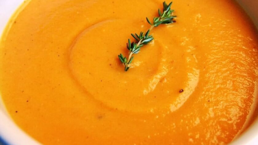 Pioneer Woman Carrot-Thyme Soup with Cream